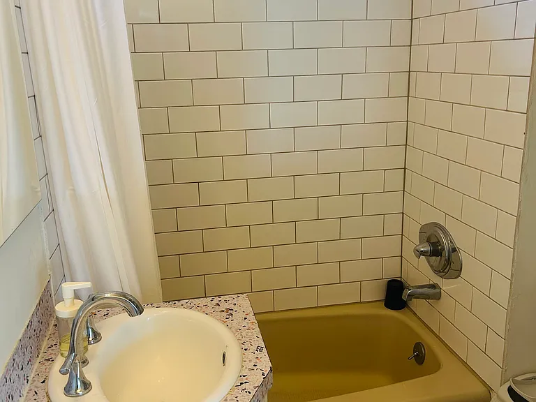 9305 N Portsmouth Ave — Photo 5
