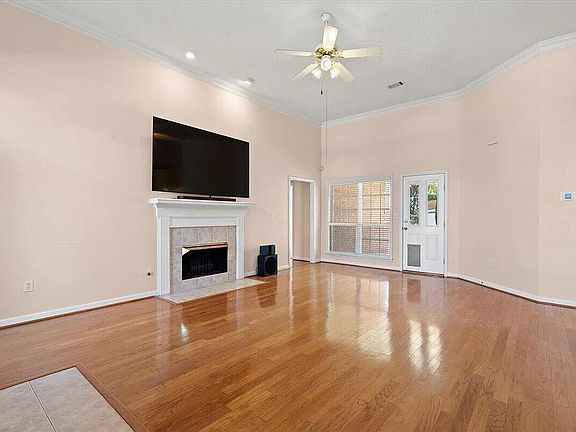 5th image of 2210 Larks Court