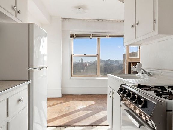 2nd image of 105 Ashland Pl APT 16B
