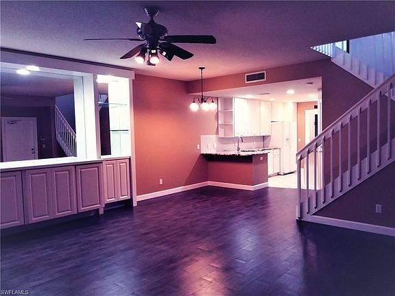2nd image of 5365 Cove Cir