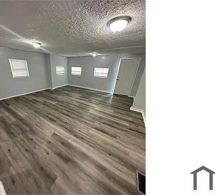 359 Nixon St — Photo 2