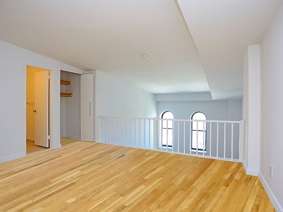 4th image of 666 Greenwich St APT 406