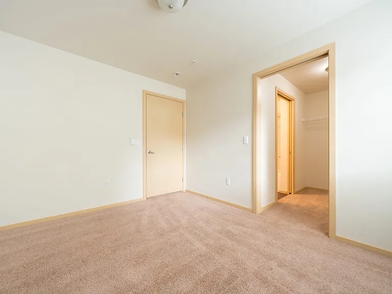 Taylor Creek Apartments — Photo 19