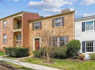 9230 Annhurst St, Fairfax, VA 22031