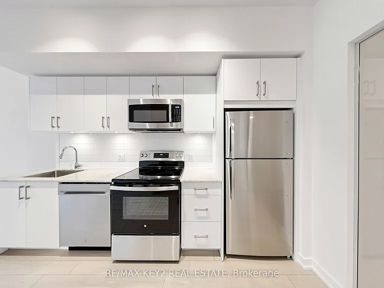 4010 Eglinton Ave W #710 — Photo 11