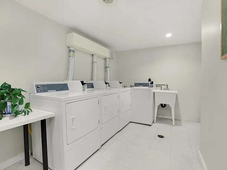 813 13th Ave SW — Photo 9