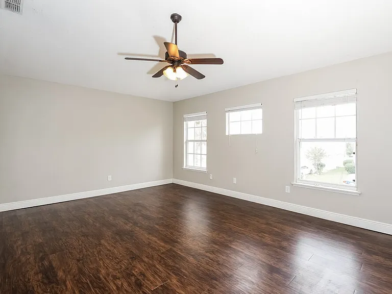 1405 Timberbend Cir — Photo 9