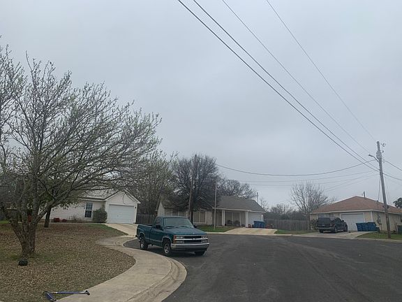 2nd image of 127 Amelia Ct