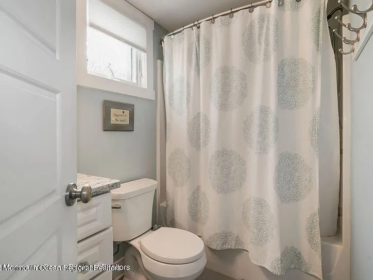 369 W 8th St #4 — Photo 20