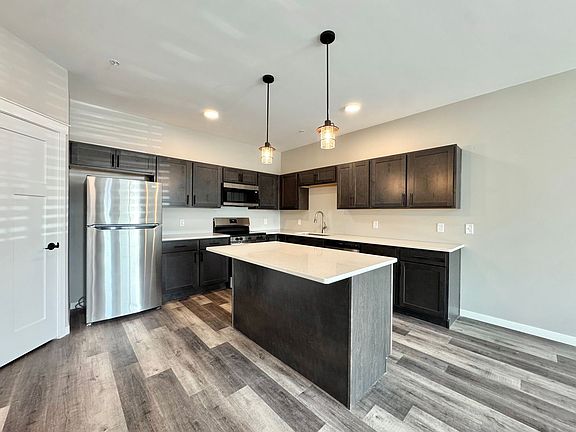 4th image of 1541 James St #4