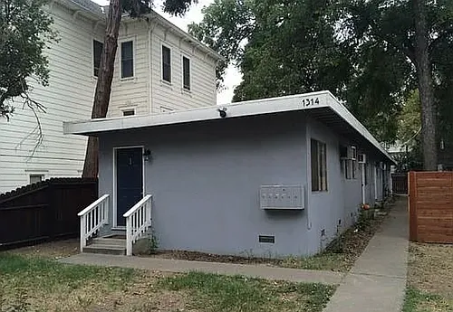1314 D St #4 Photo 1