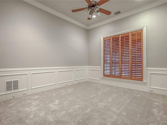 5th image of 105 Stonehaven Ct