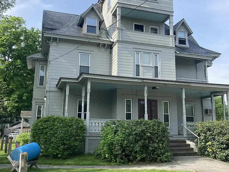 881 Main St #5 — Photo 17