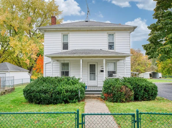 421 West St, Howell, MI 48843