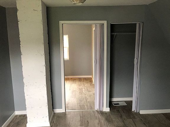 4th image of 5527 Endicott Ave