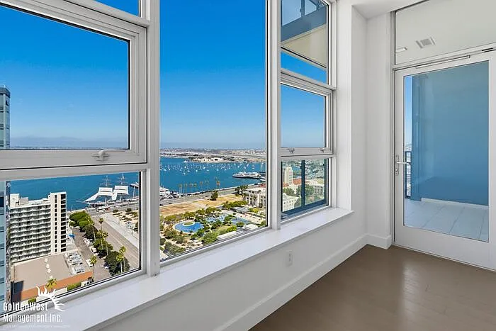 2 bed, 2.0 bath, 1375 sqft, $6,295 — Photo 3