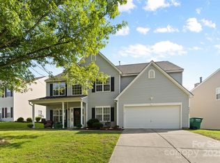 5822 Parkstone Dr, Matthews, NC 28104