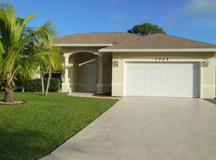 1025 SW Charcoal Ave, Port Saint Lucie, FL 34953