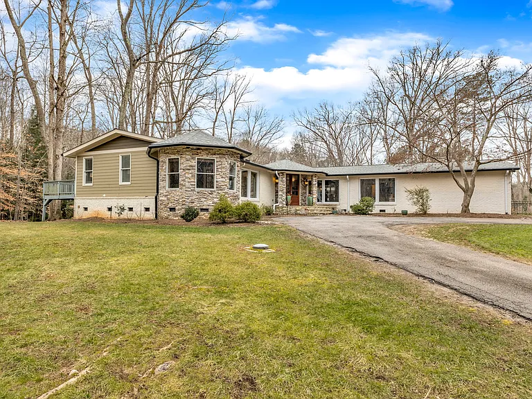 1126 Trailwood Dr — Photo 74