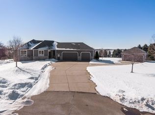 9015 Schutte Ct, Hamel, MN 55340