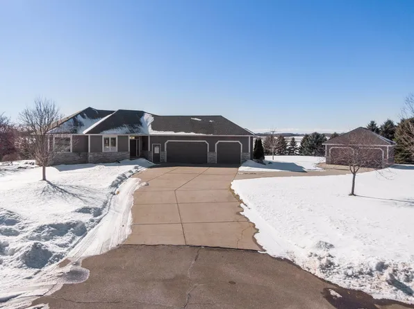 9015 Schutte Ct, Hamel, MN 55340