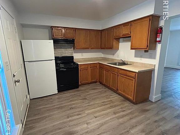 2nd image of 625 Villa Dr