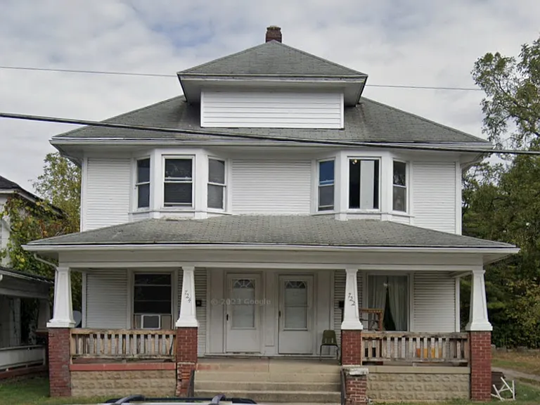 724 W North St — Photo 1