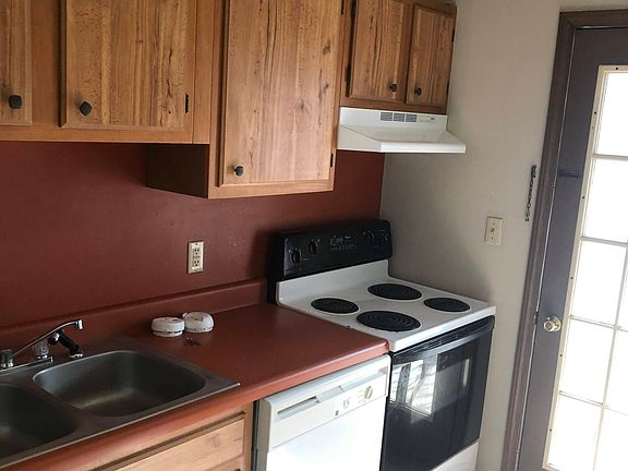 Kitchen with balcony