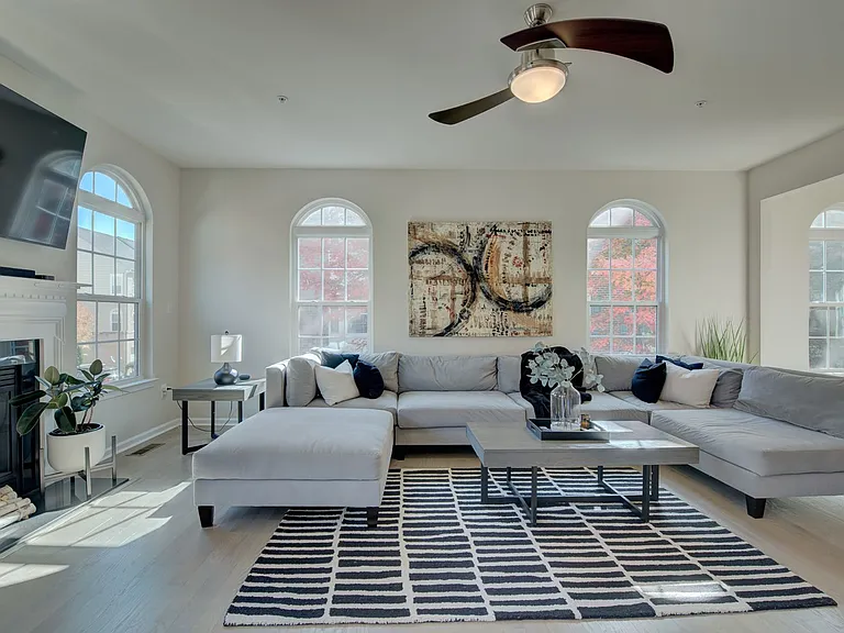 940 Hall Station Dr — Photo 12