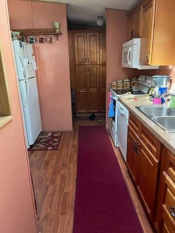 2nd image of 307 Raintree Cir