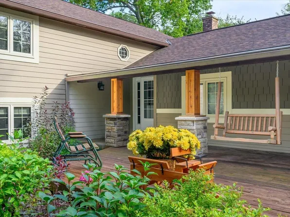 10280 235th St W, Lakeville, MN 55044