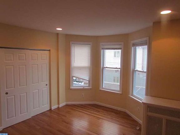 4th image of 5848 Catharine St