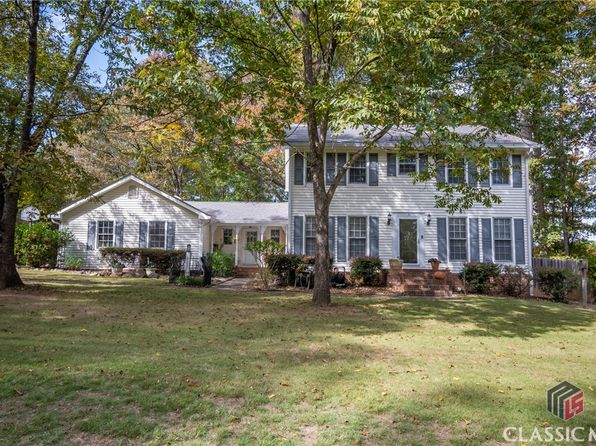 100 Hanover Dr, Bogart, GA 30622