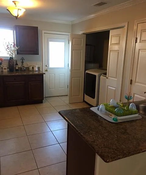 6164 Milne Blvd — Photo 4