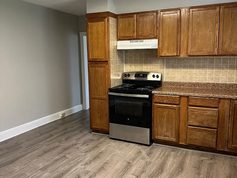 215 Millwood Ave — Photo 4