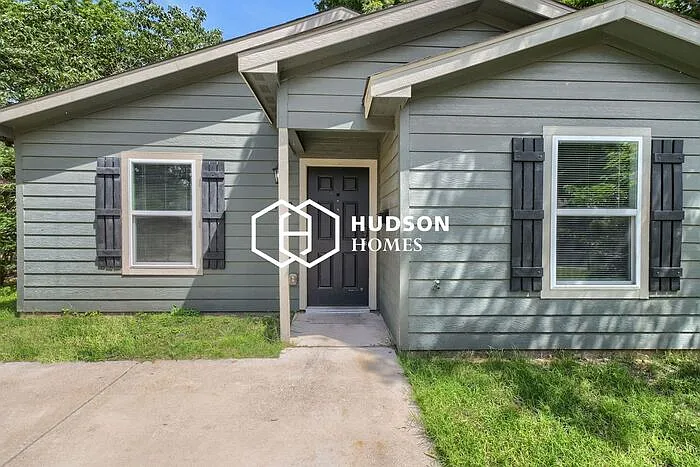 1012 Dearborn St — Photo 3
