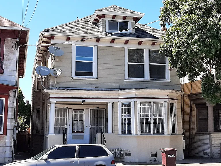 1119 5th Ave — Photo 1