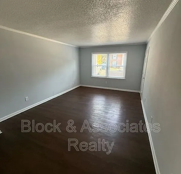 500 N Church St #12 — Photo 4