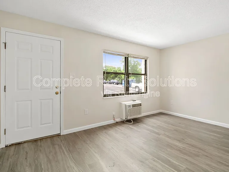 790 Country Aire Ct #103 — Photo 2