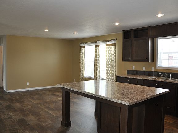 3rd image of 8150 Thetford Ln