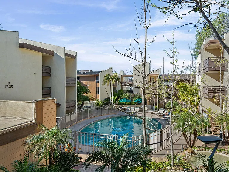 1621 Hotel Cir S #E103 — Photo 22