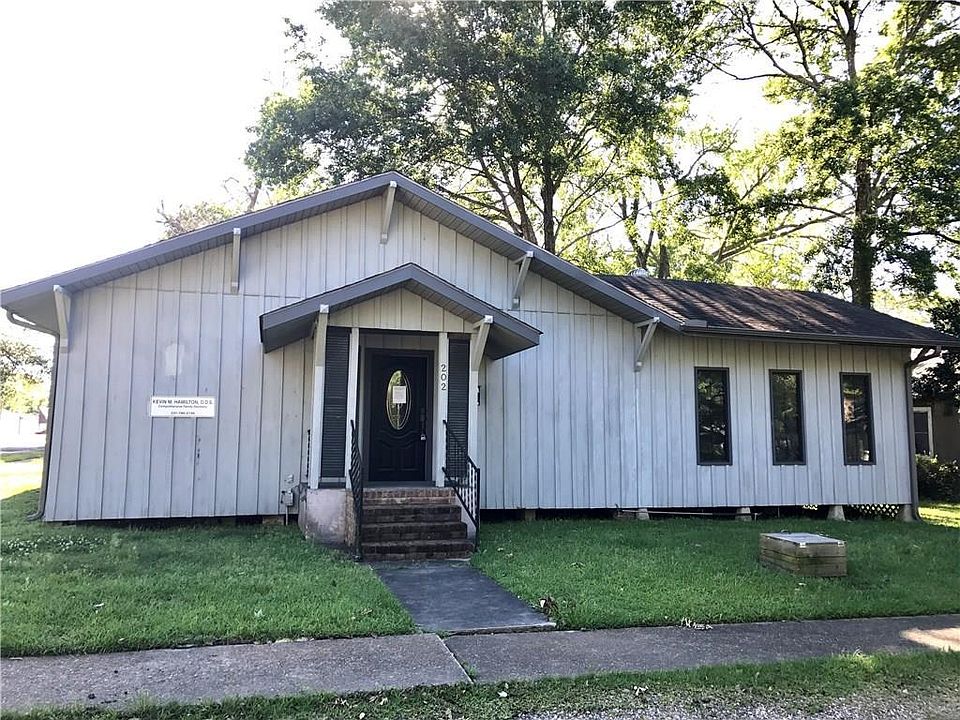 1st image of 202 S Holly St