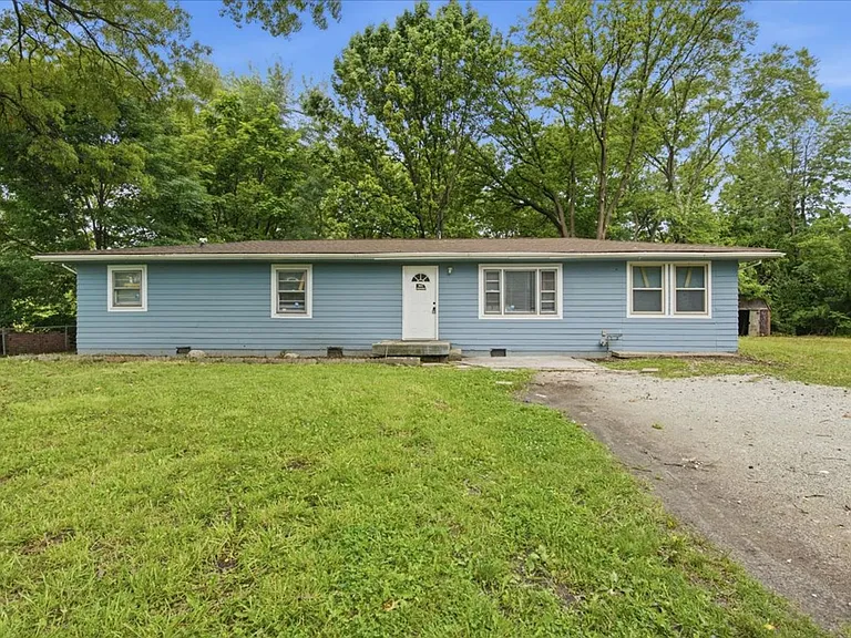 2448 N Irwin St — Photo 1