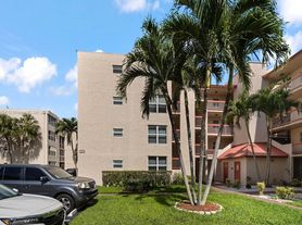 9451 Evergreen Pl, Fort Lauderdale, FL