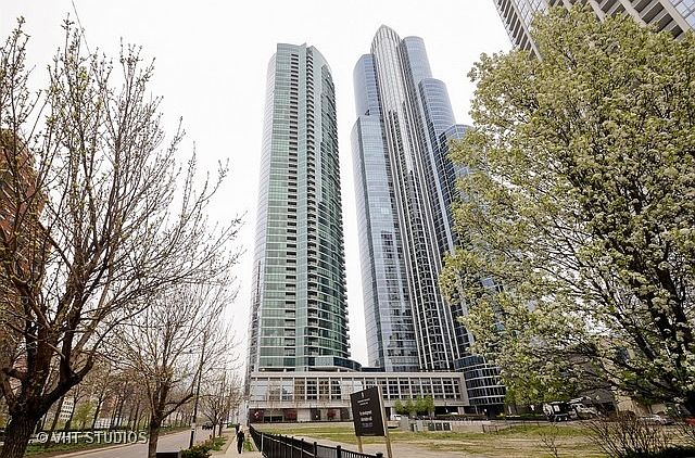 1st image of 1201 S Prairie Ave #602