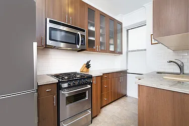 Rented by Avi Nash Associates