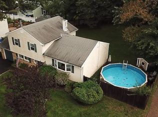 11 Drum St, Iselin, NJ 08830