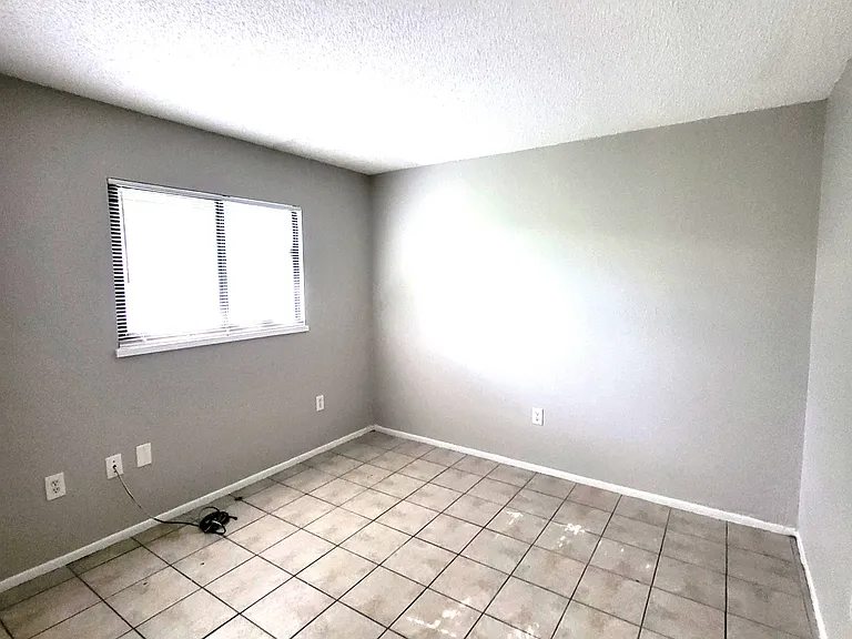4130/4132/4134 Washington Avenue - 4130 — Photo 9