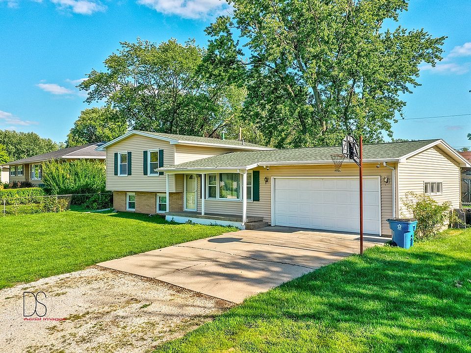67 E Circle Dr, Streator, IL 61364 MLS 11863817 Zillow