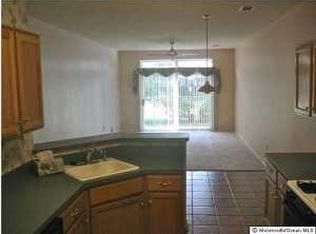 10 Sunnylawn Ln, Lakewood, NJ 08701